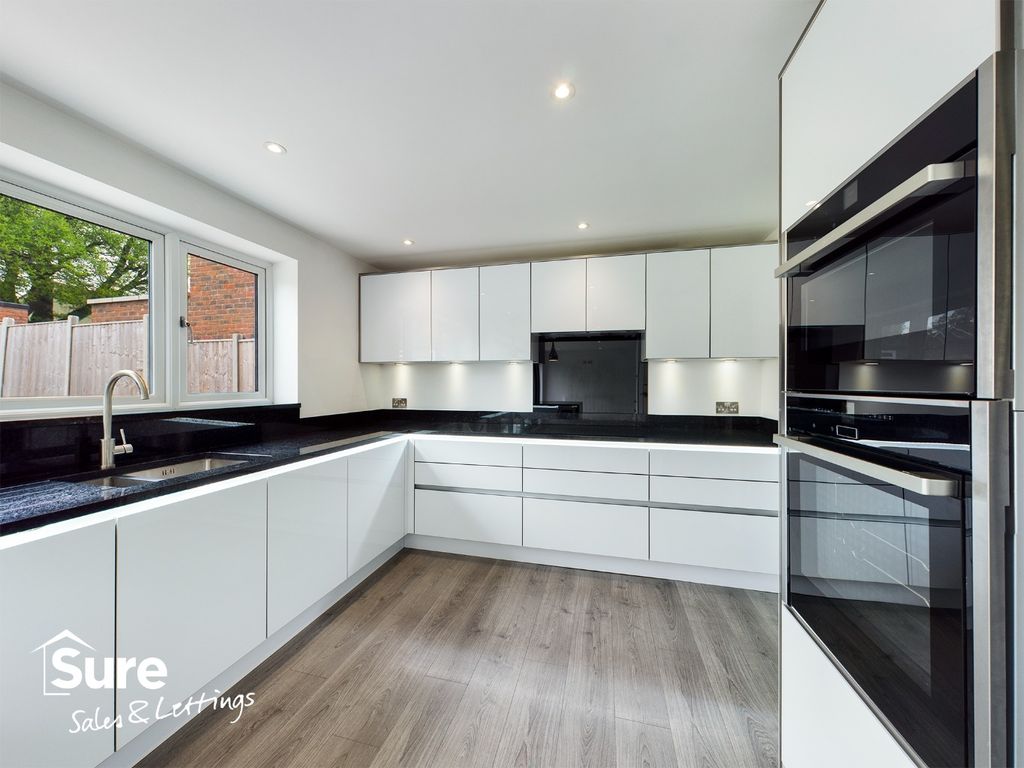 Property photo 3 of 21 989126