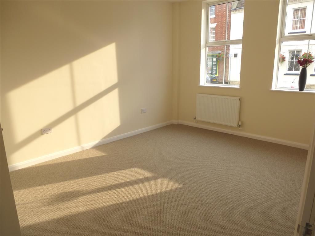 Property photo 2 of 5 Bedroom