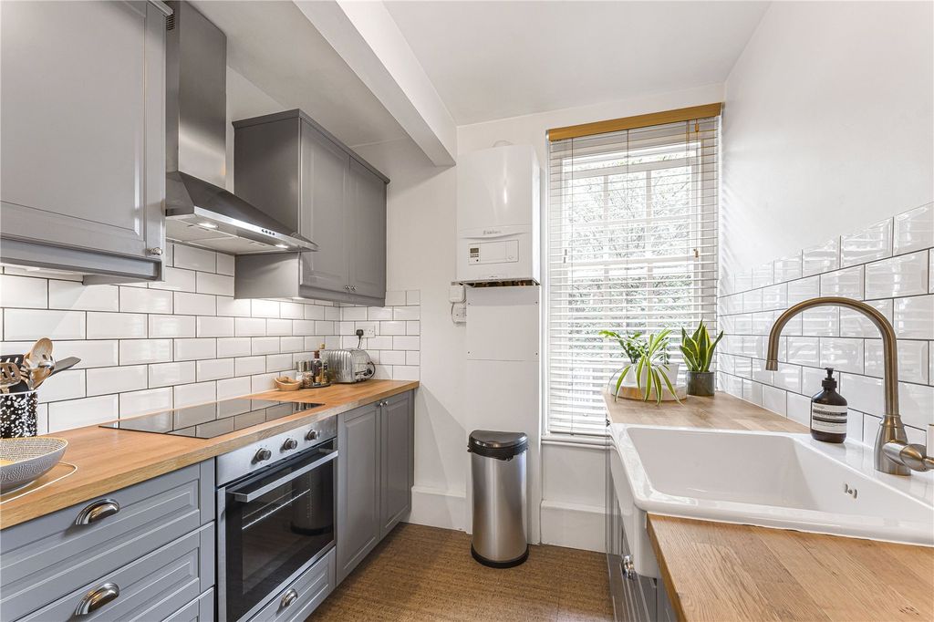 Property photo 2 of 14 Kitchen