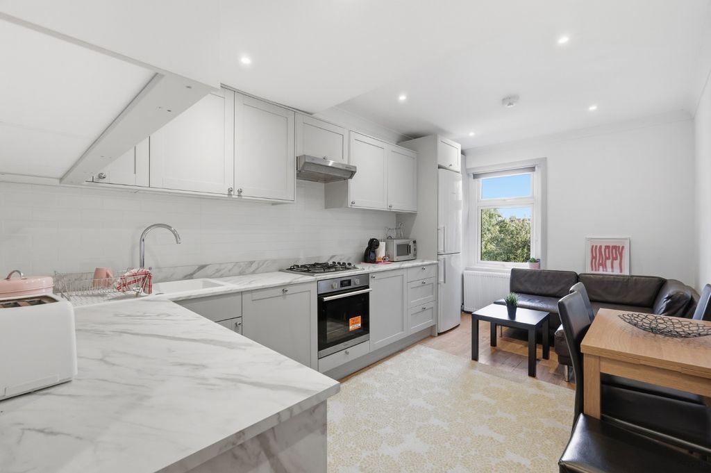 Property photo 2 of 24 4637781