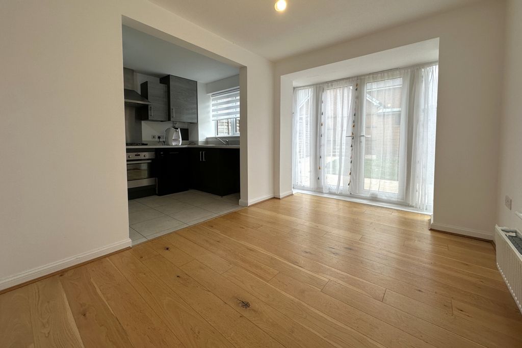 Property photo 3 of 14 Photo 8