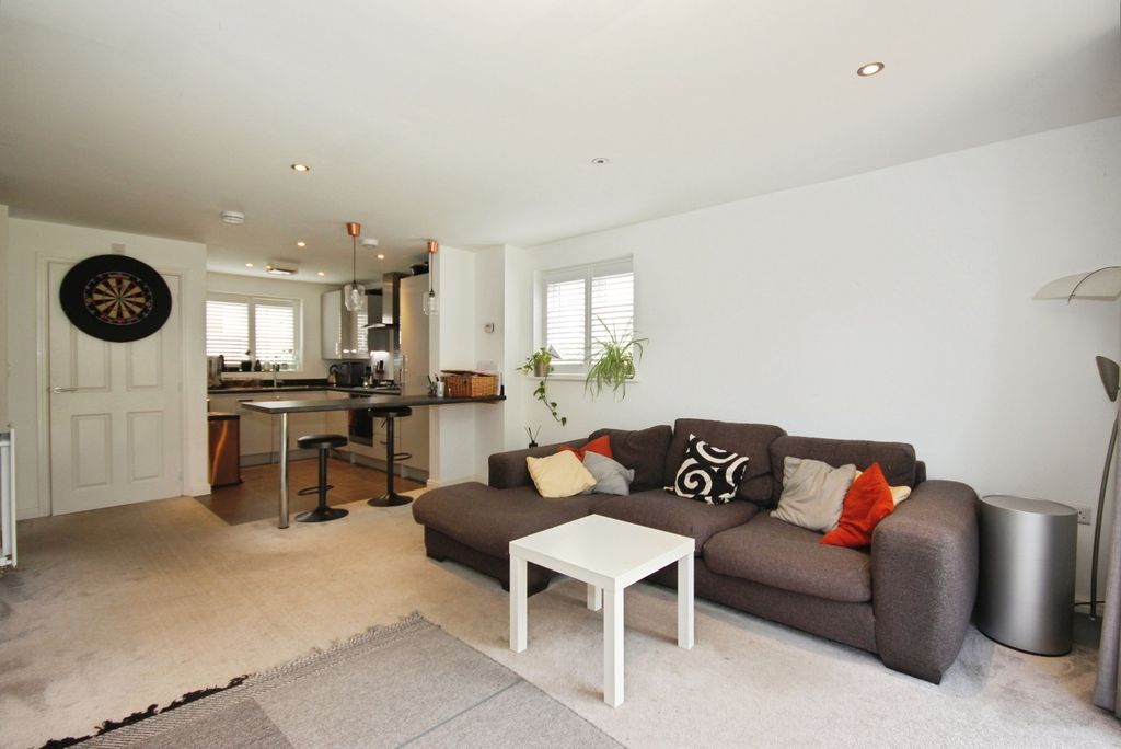 Property photo 3 of 15 Pbox-Img.Jpg