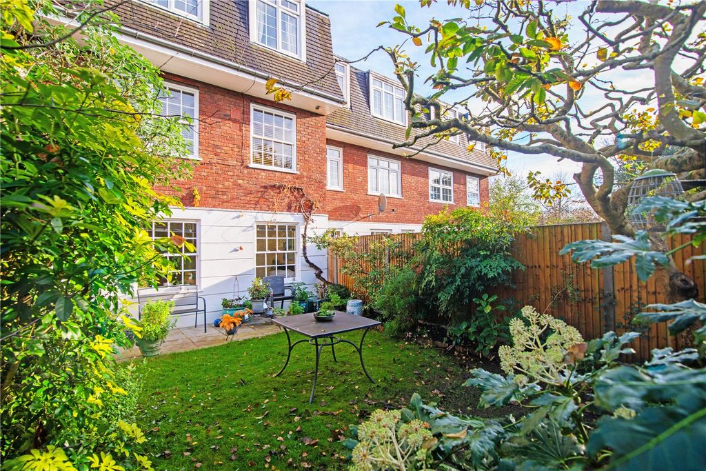 Property photo 2 of 16 Picture No. 05