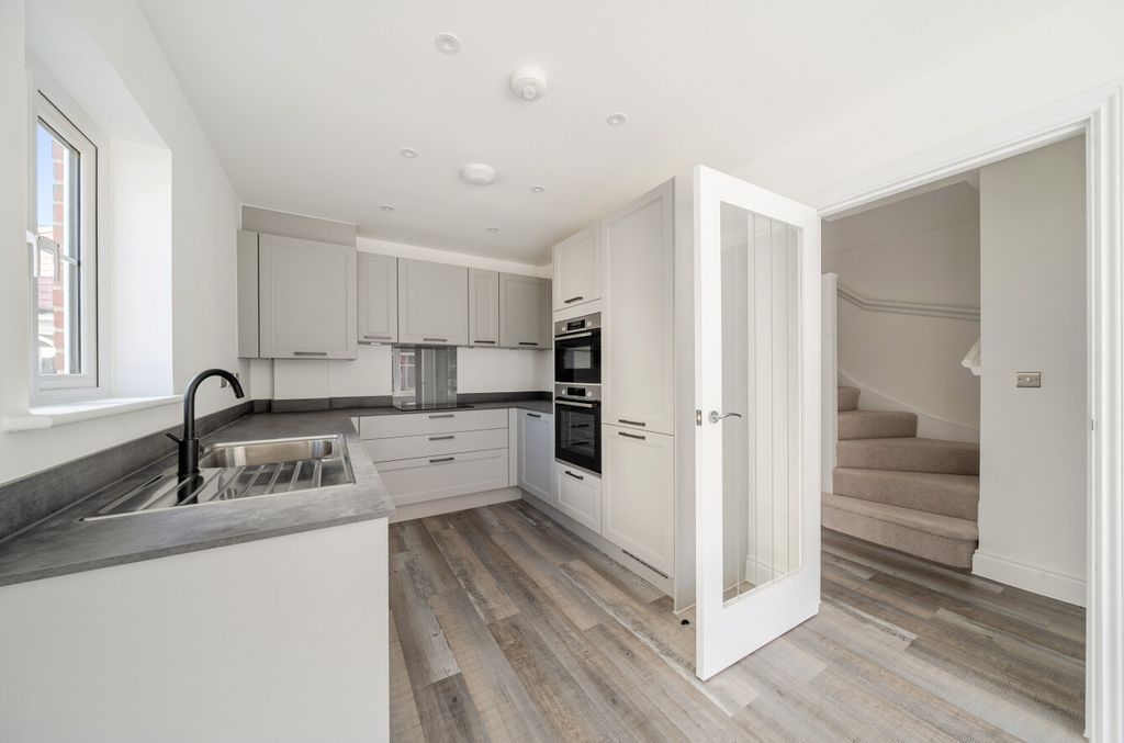 Property photo 3 of 18 1524604-5-6Ac3A72...