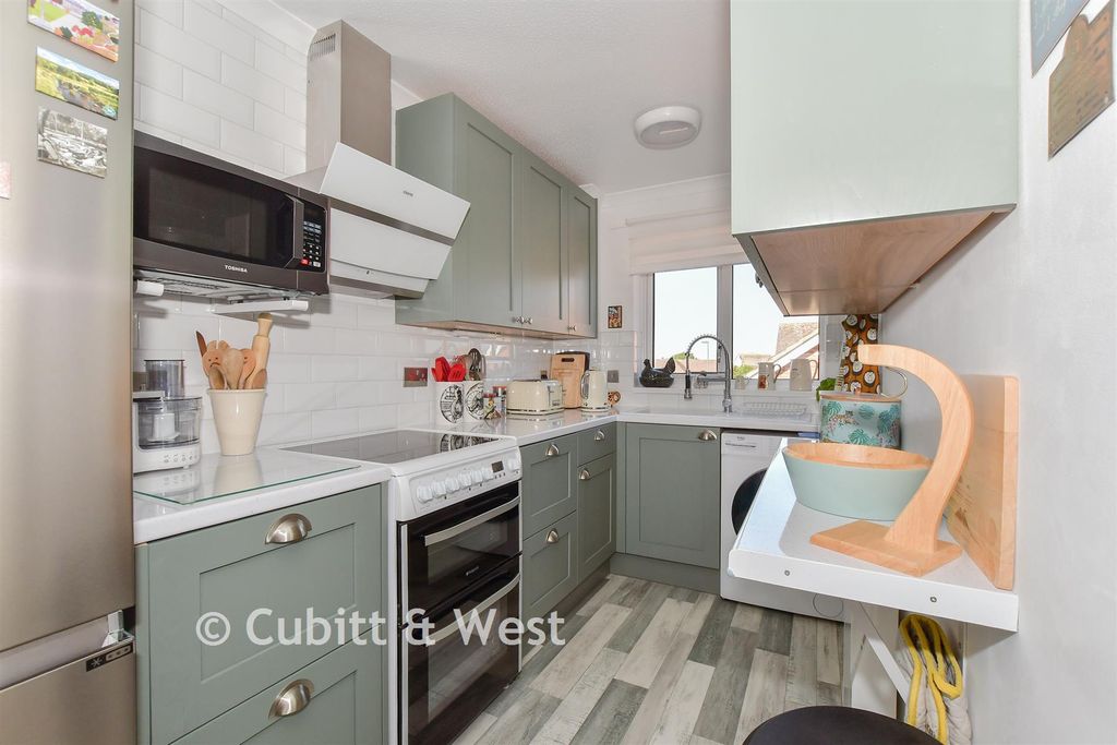 Property photo 1 of 12 Kitchen