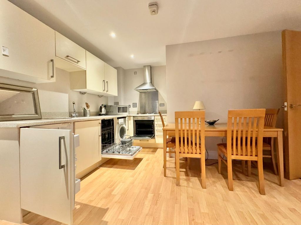 Property photo 2 of 13 5