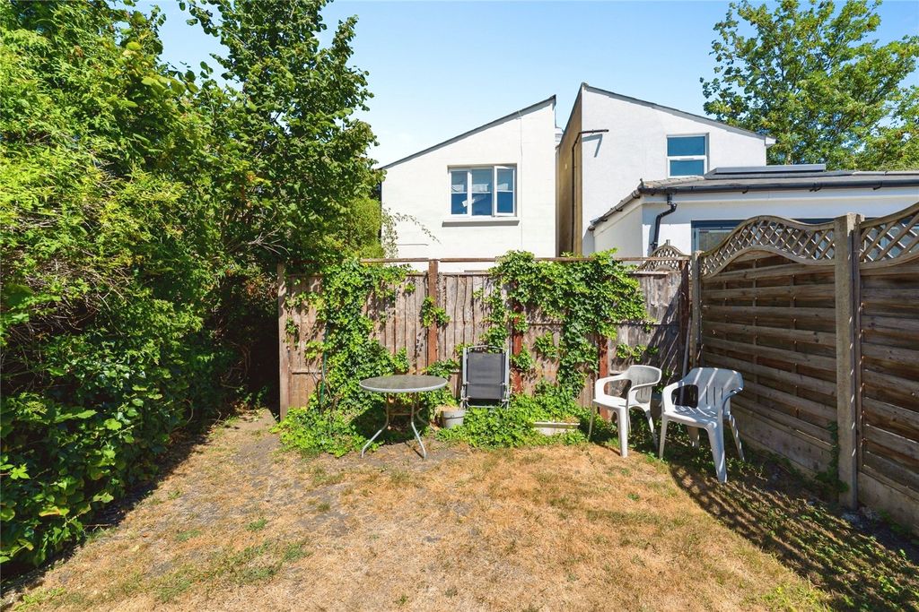 Property photo 2 of 11 Picture No. 13