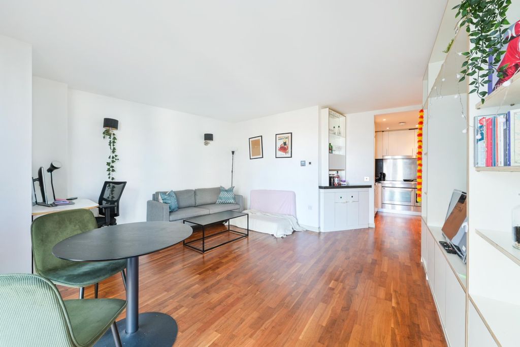 Property photo 2 of 11