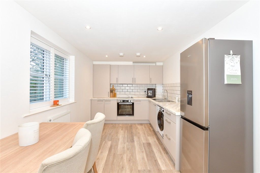 Property photo 2 of 10 Kitchen