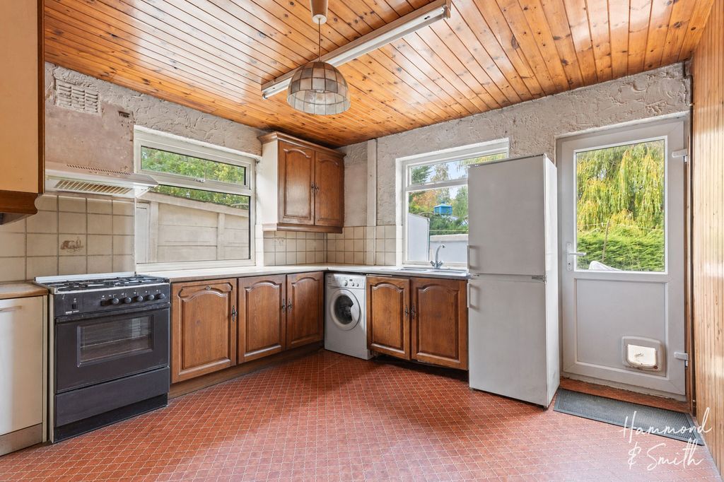Property photo 2 of 21
