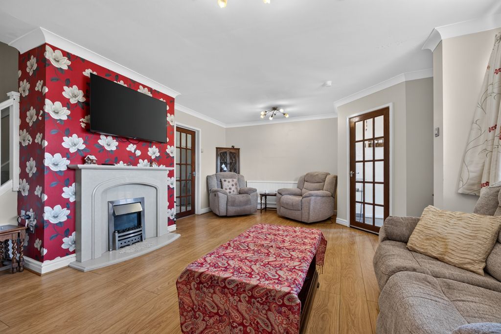 Property photo 2 of 15 Living Room (2)