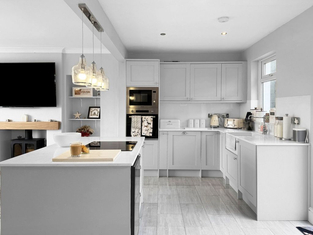 Property photo 2 of 46