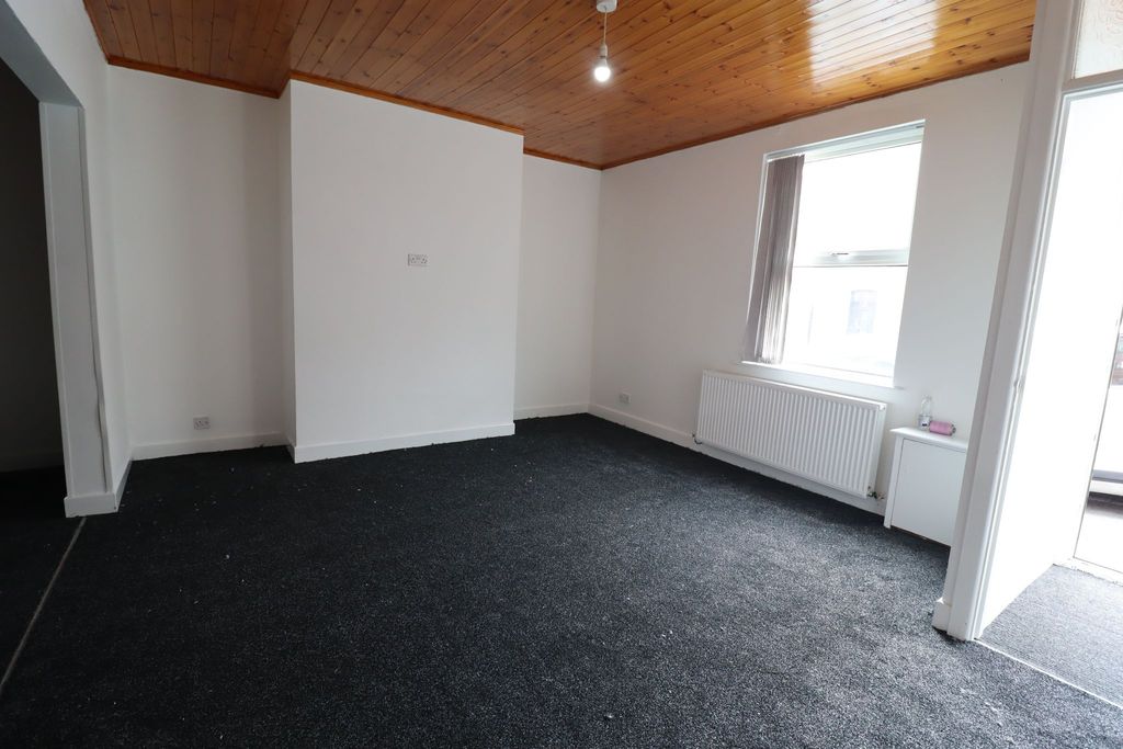 Property photo 3 of 17 Photograph 3