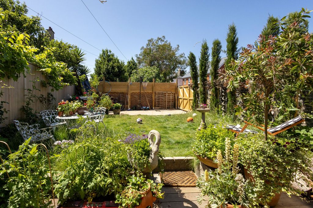 Property photo 2 of 19
