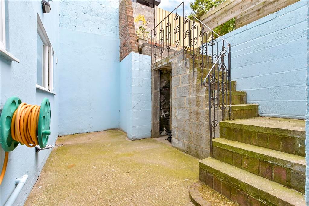 Property photo 3 of 15 Patio / Decking