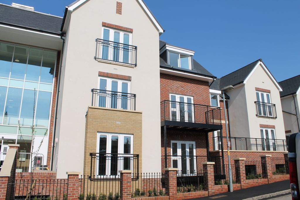 Property photo 2 of 10