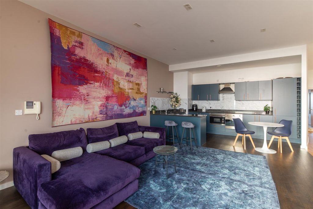 Property photo 3 of 14 3.Jpg