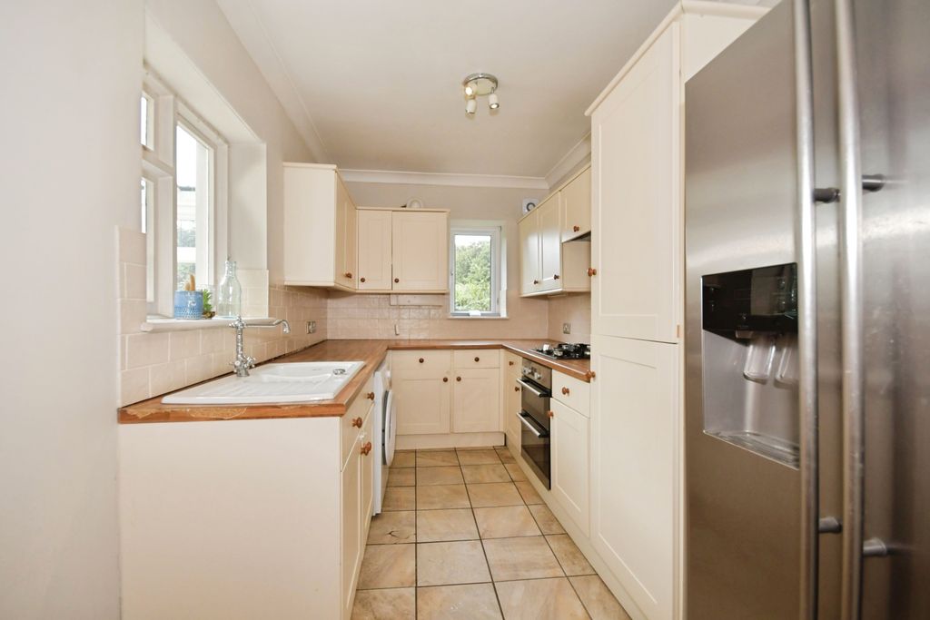 Property photo 2 of 21 1000000597