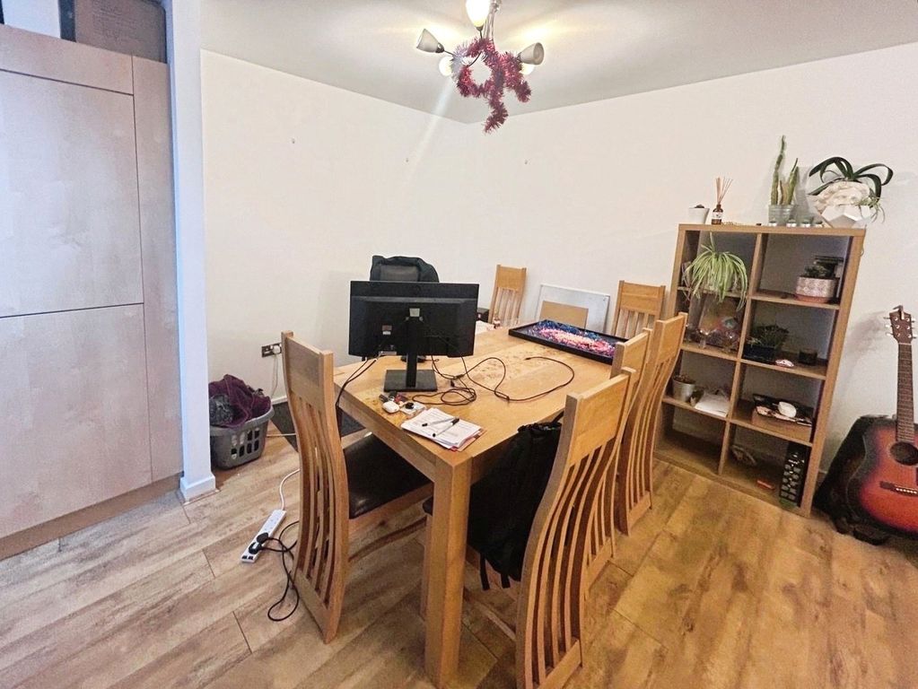 Property photo 3 of 10 Picture No. 08