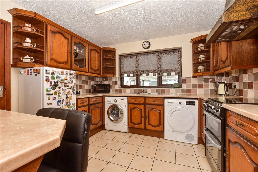 Property photo 2 of 14 Kitchen