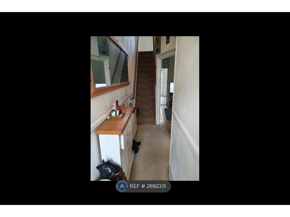 Property photo 2 of 27