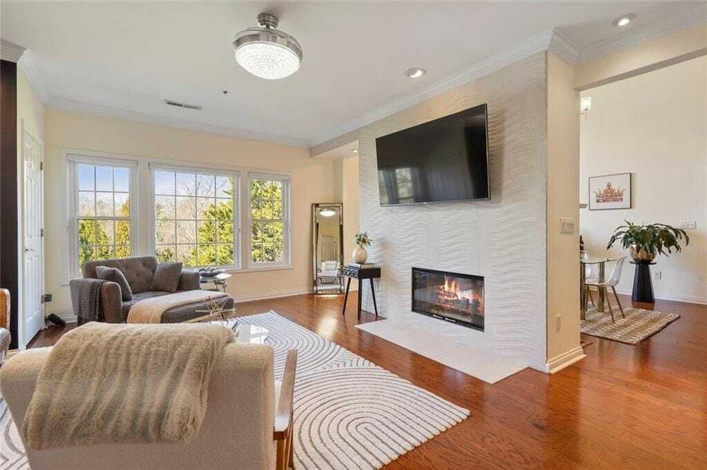 Property photo 1 of 31