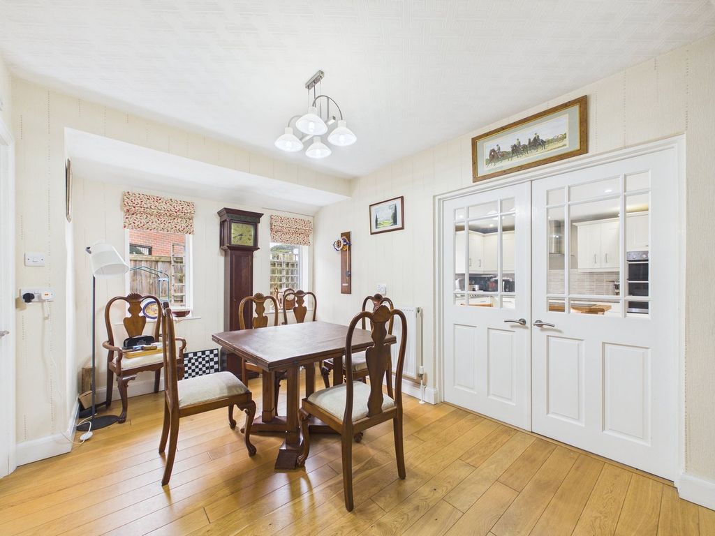 Property photo 3 of 27