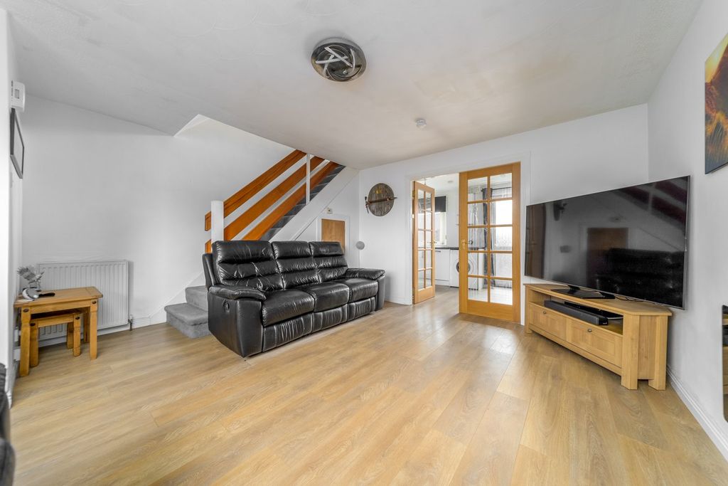 Property photo 3 of 24