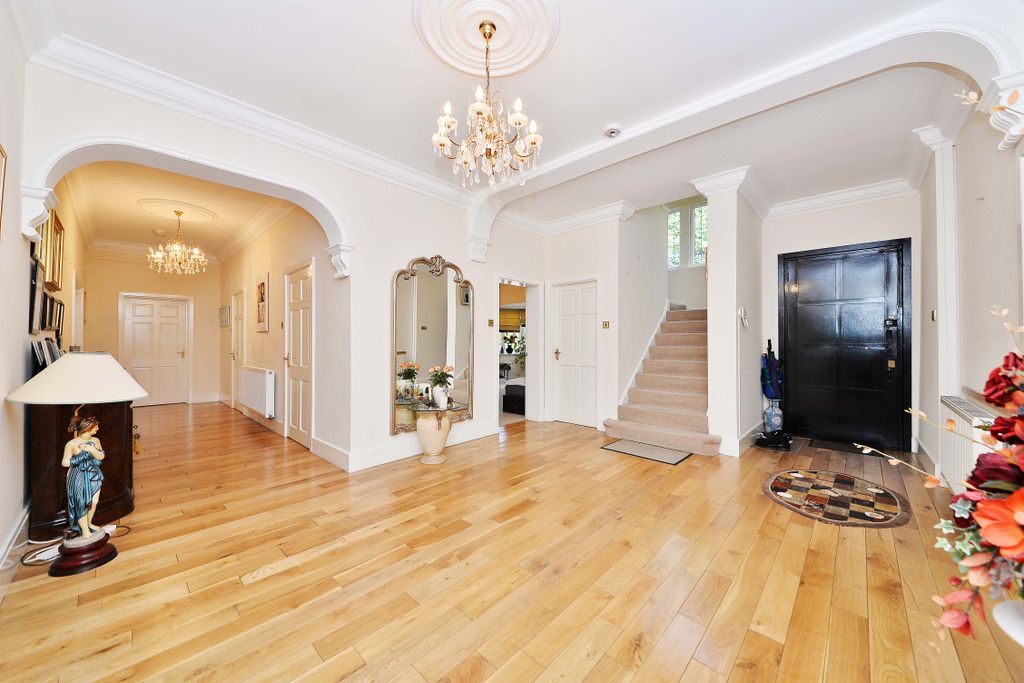 Property photo 3 of 32