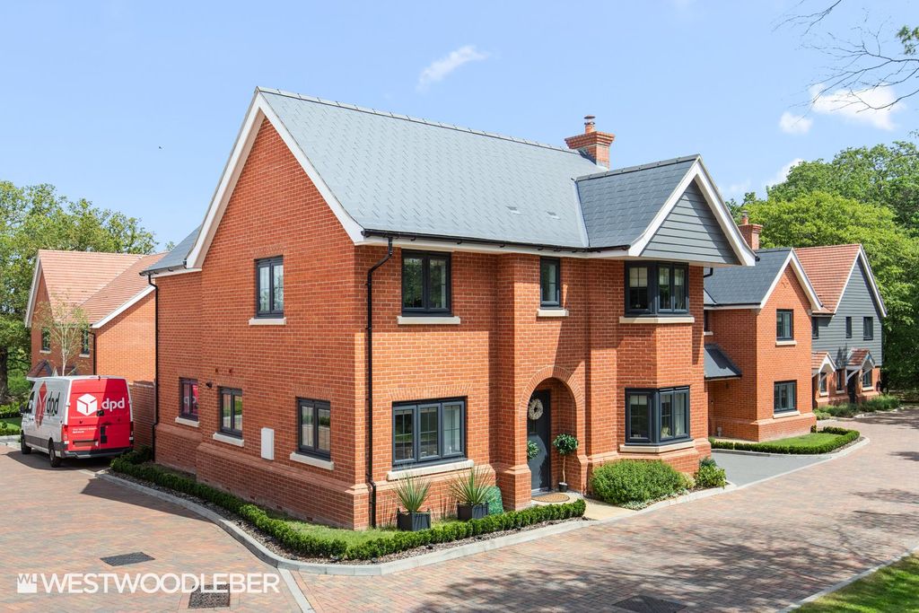 Property photo 1 of 39 Rosewoodgardens_46.Jpg