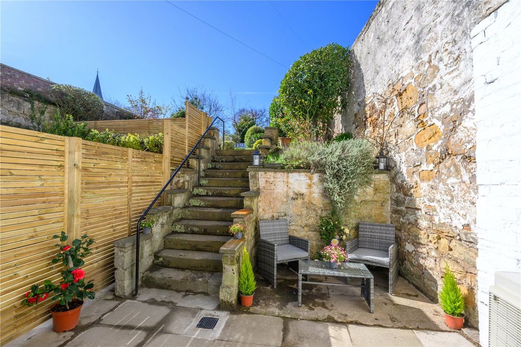 Property photo 2 of 19 Private Courtyard