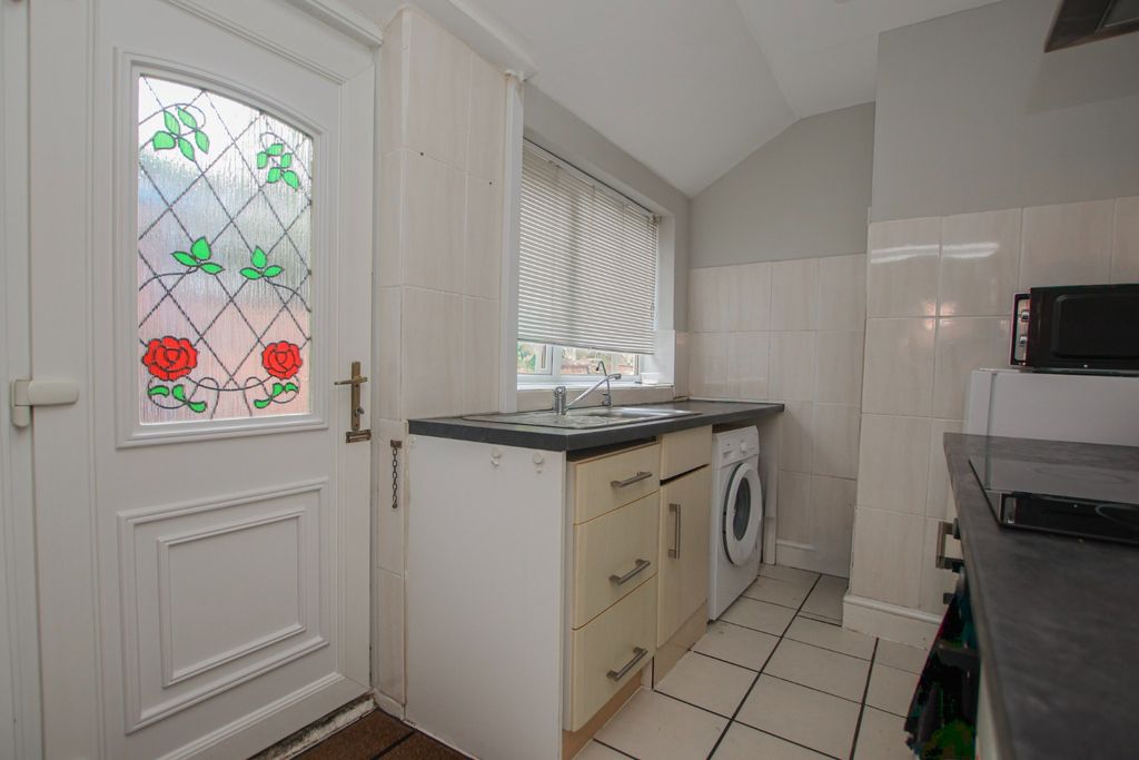 Property photo 2 of 9 5218351