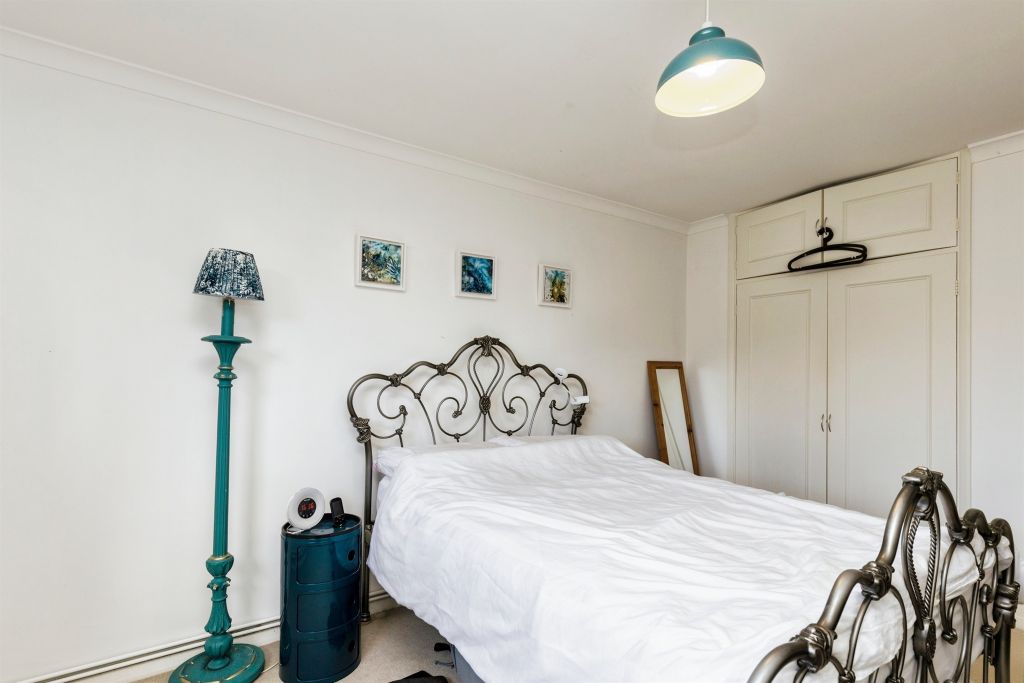 Additional image 11 of 3 bed flat for salePaddockhall Road, Haywards Heath RH16