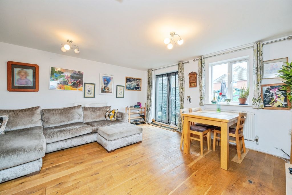 Property photo 2 of 17 Lounge Diner: