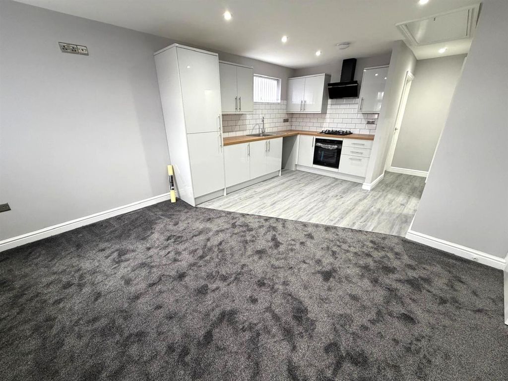 Property photo 2 of 10 Open Plan Sitting Room/ Kitchen Pic 1