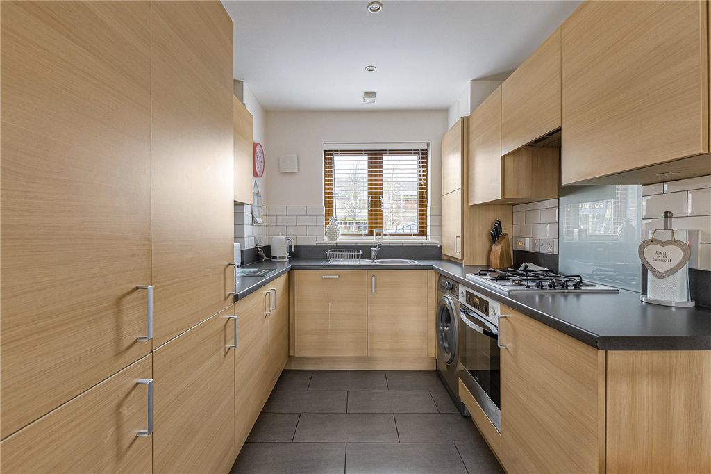 Property photo 3 of 23 Picture No. 02