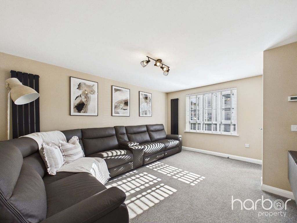 Property photo 3 of 21 5596624