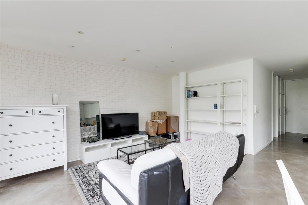 Property photo 3 of 14 11538.Jpg
