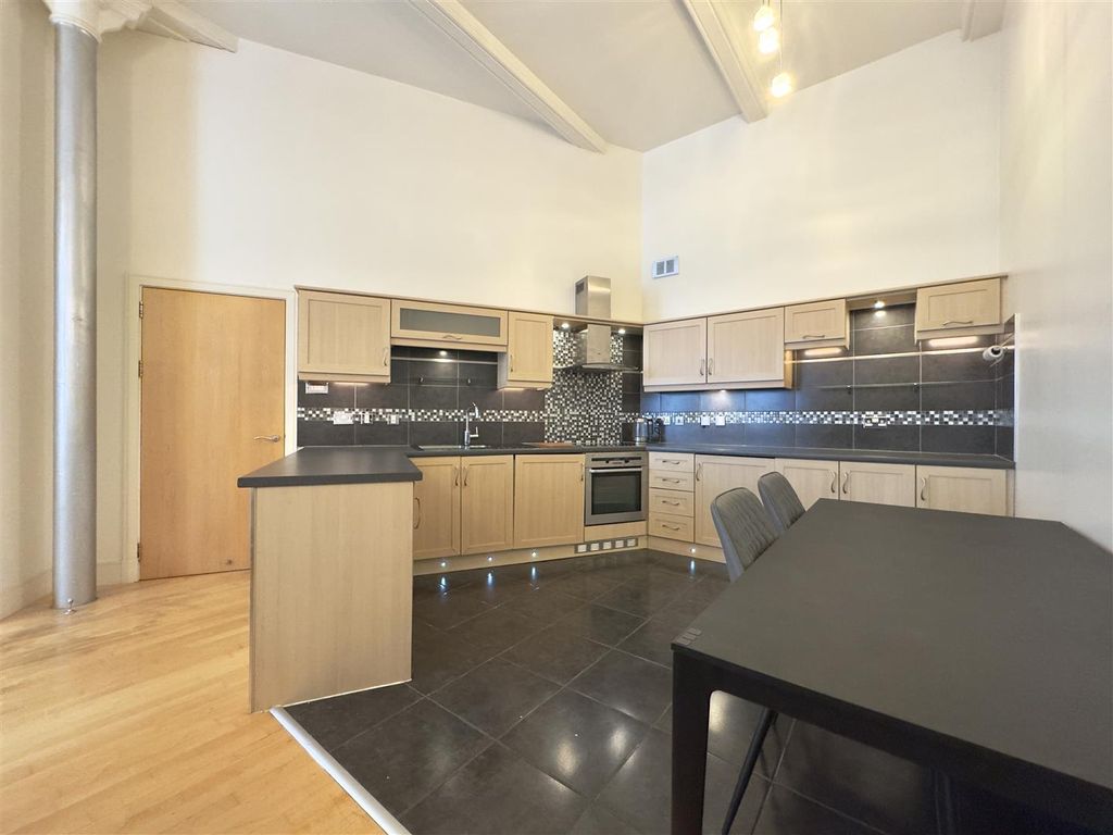 Property photo 3 of 13 Lounge/Kitchen/Dining