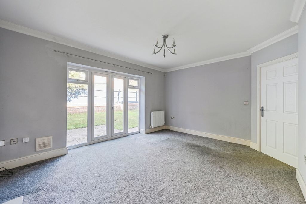 Property photo 3 of 16 Photo