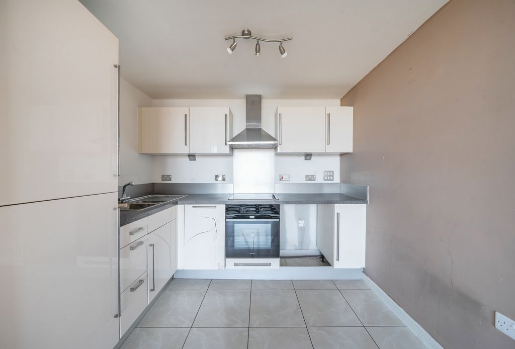 Property photo 2 of 8 1438279-6-69d52Be...