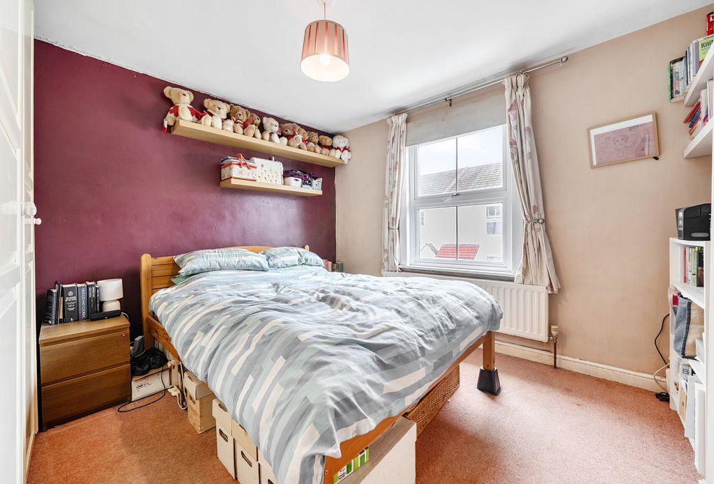 Property photo 3 of 8 1523257-11-6Abce3...
