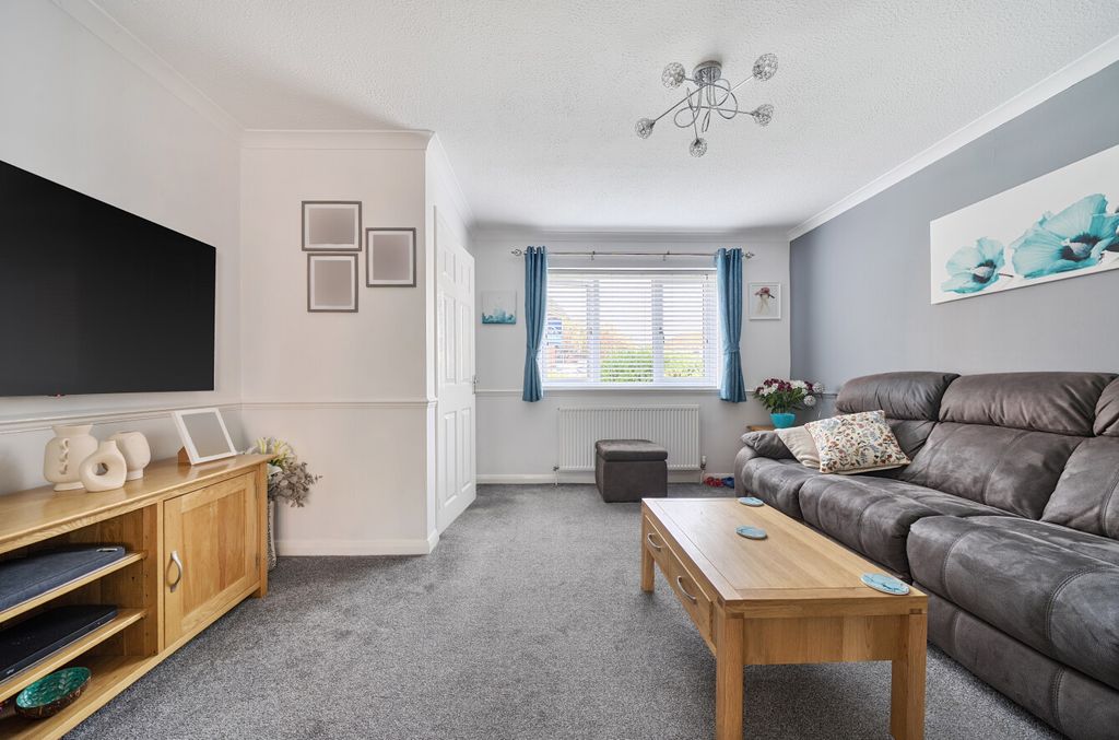 Property photo 2 of 17 4-1363337-4-68E7c...