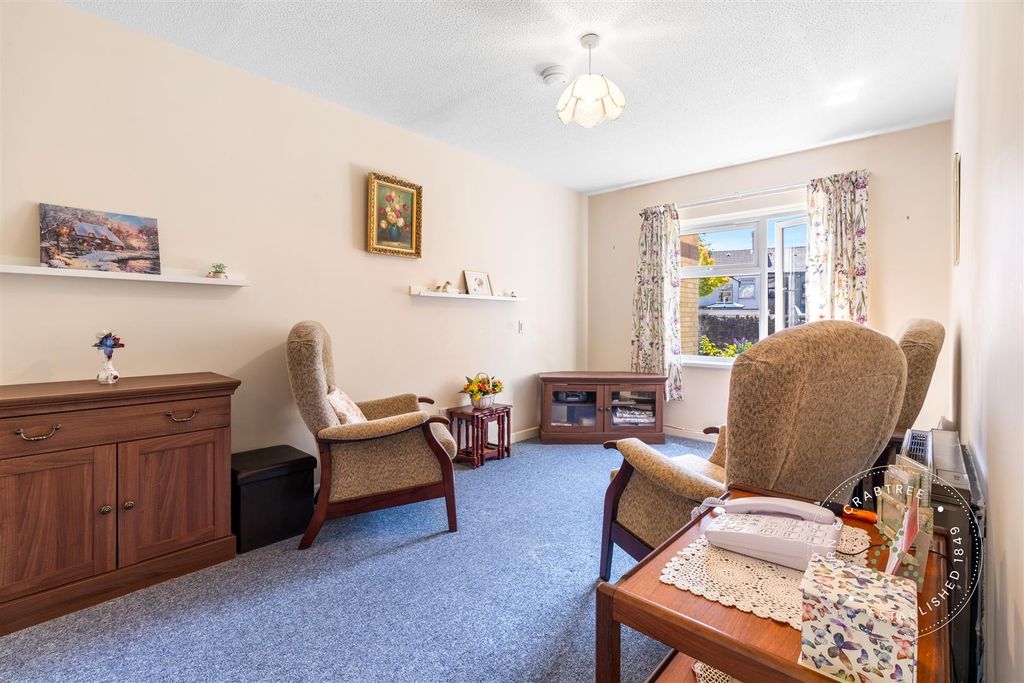 Property photo 2 of 20 Western-Court-07.Jpg