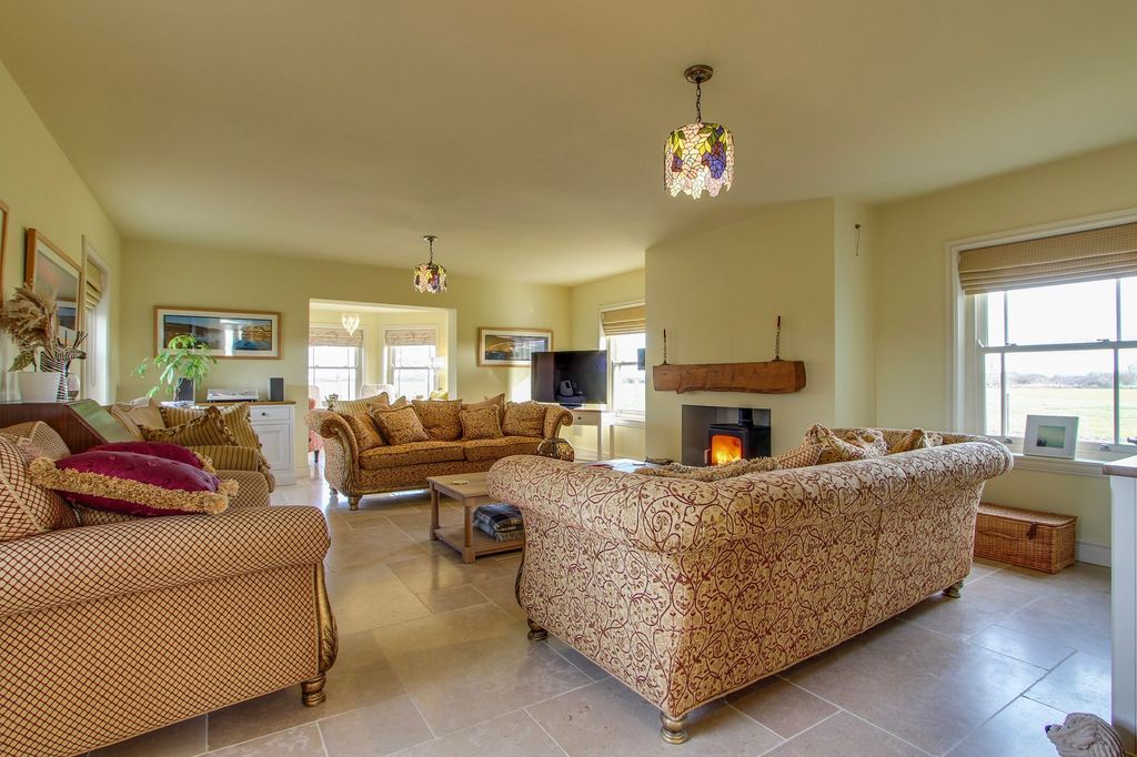 Property photo 2 of 49