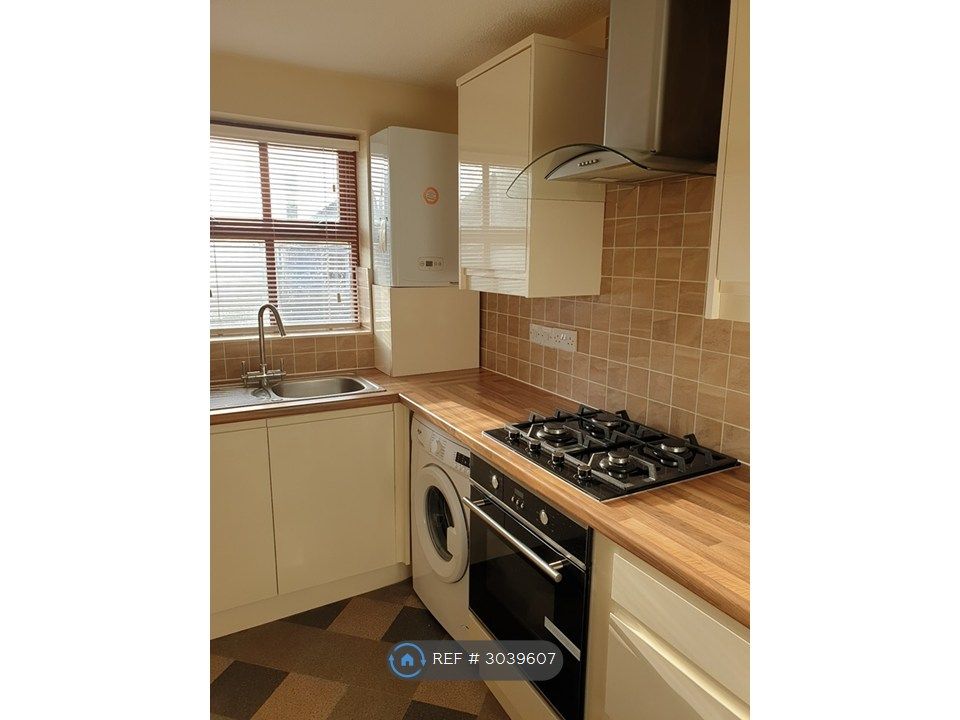 Property photo 2 of 7 Kitchen