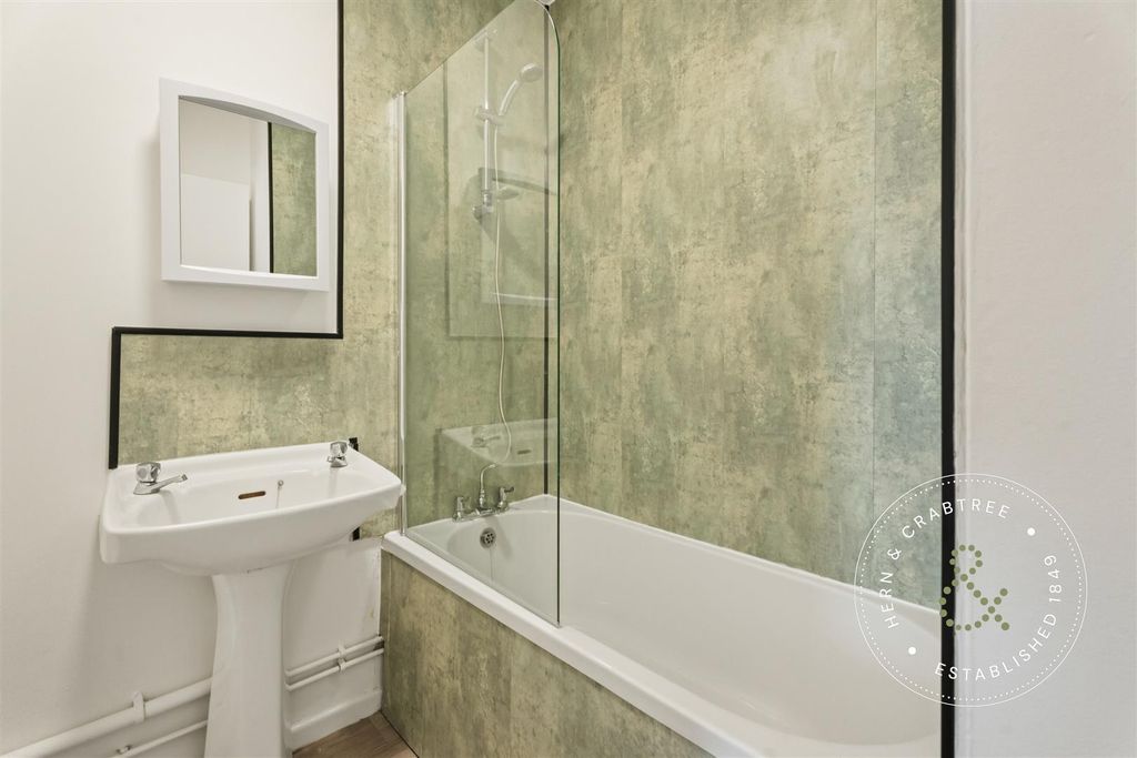 Property photo 3 of 16 Bathroom