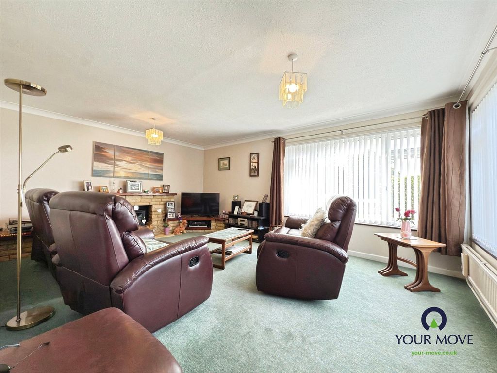 Property photo 2 of 12 Lounge