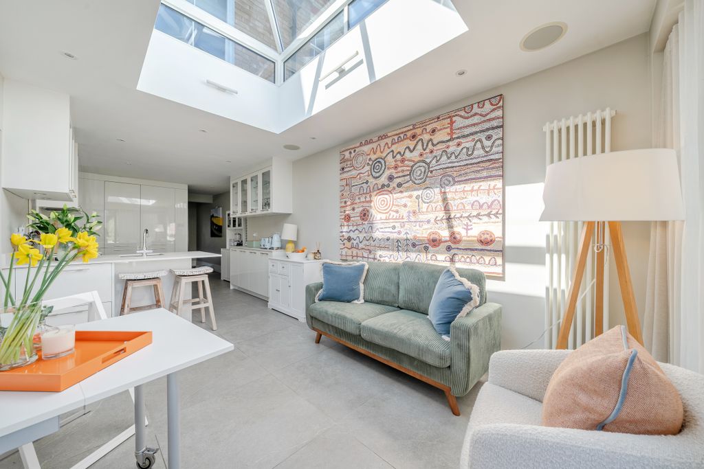 Property photo 2 of 7