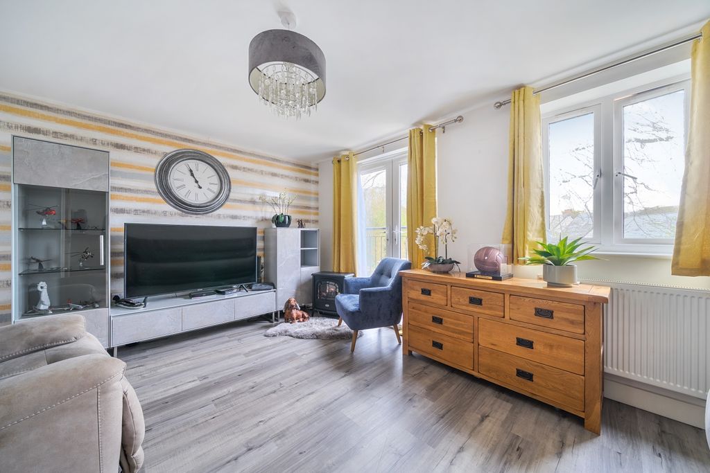 Property photo 3 of 21 1436813-2-69Cba6Da03c57